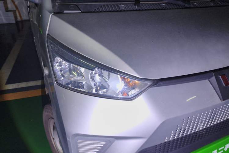 Used Wuling EV50 2021 Van Logistics Vehicle - Huishitong Ningde 41.86 kWh Inovance 2nd-Generation Electric Control System Right Front Headlight