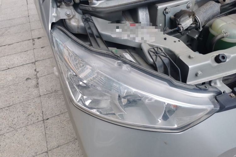 Used Wuling EV50 2021 Van Logistics Vehicle Lishen 41.6kWh Tongyu Electric Control System Right Front Headlight