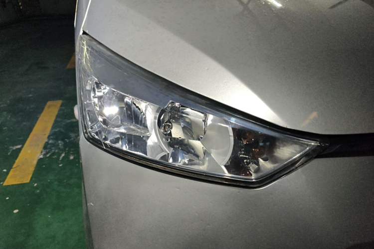 Used Wuling EV50 2021 Van Logistics Vehicle Lishen 41.6kWh Tongyu Electric Control System Right Front Headlight