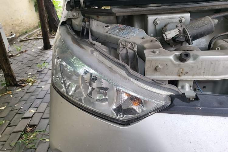 Used Wuling EV50 2021 Van Logistics Vehicle Lishen 41.6 kWh Electric Control System Right Front Headlight