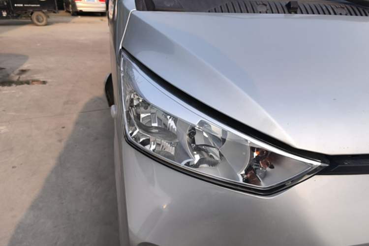 Used Wuling EV50 2021 Van Logistics Vehicle - Huishitong Penghui 43.2kWh Inovance 2nd-Generation Electric Control System Right Front Headlight
