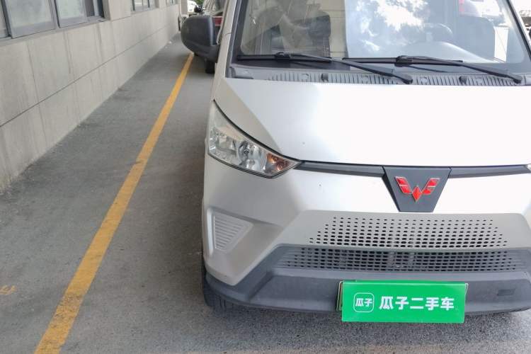 Used Wuling EV50 2021 Van Logistics Vehicle - Huishitong Penghui 43.2kWh Inovance 2nd-Generation Electric Control System Right Front Headlight