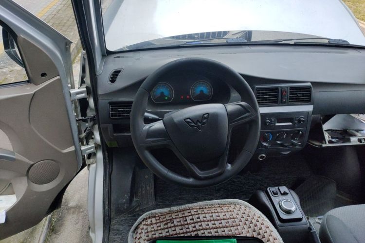Used Wuling EV50 2021 Van Logistics Vehicle Huishitong Ningde 41.86 kWh Liu Electric Control System Steering Wheel
