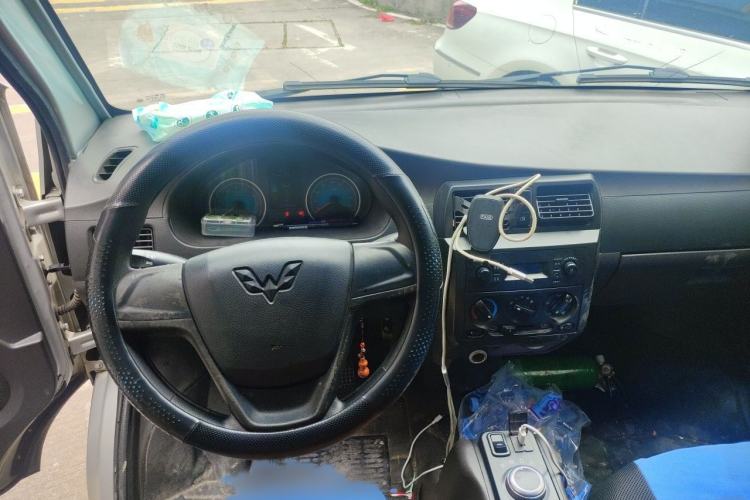 Used Wuling EV50 2021 Van Logistics Vehicle Huishitong Ningde 41.86 kWh Liu Electric Control System Steering Wheel