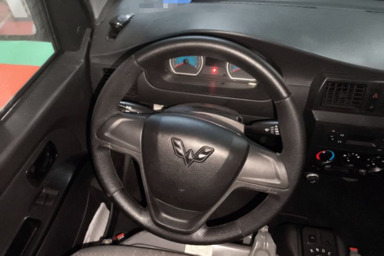 Used Wuling EV50 2021 5-Seater Version Ningde 41.86 kWh Steering Wheel