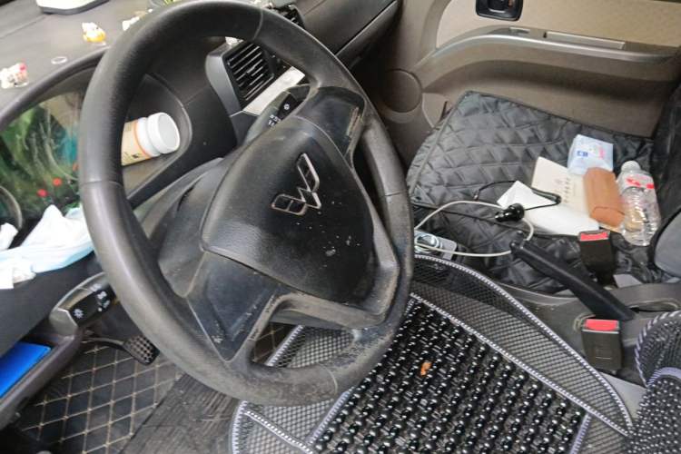 Used Wuling EV50 2021 Box-Type Logistics Vehicle Bocreat Ningde 41.86 kWh Liugong Electric Control System Steering Wheel