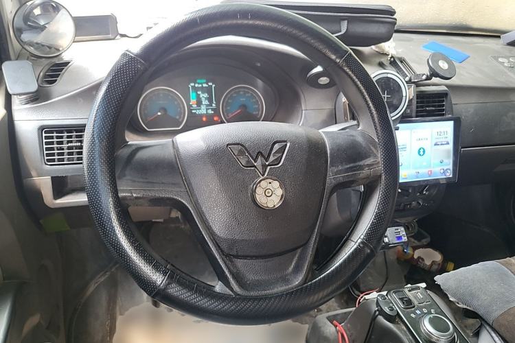Used Wuling EV50 2021 Van Logistics Vehicle Lishen 41.6 kWh Electric Control System Steering Wheel