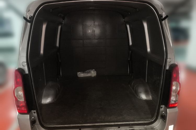 Used Wuling EV50 2021 5-Seater Version Ningde 41.86 kWh Trunk