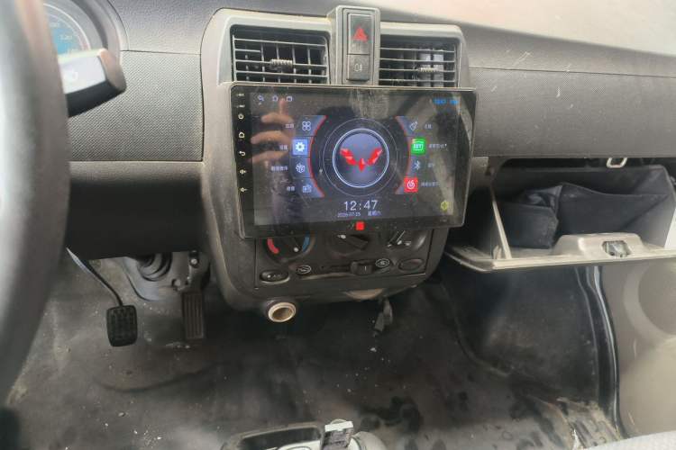 Used Wuling EV50 2021 Van Logistics Vehicle - Huishitong Penghui 43.2 kWh Li-Ion Electric Control System Audio And AC Panel