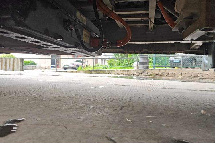 Used Wuling EV50 2021 Van Logistics Vehicle Lishen 41.6 kWh Electric Control System Chassis Front Right