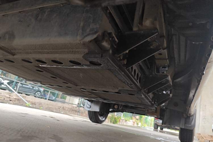 Used Wuling EV50 2021 Van Logistics Vehicle Lishen 41.6 kWh Electric Control System Chassis Rear Right