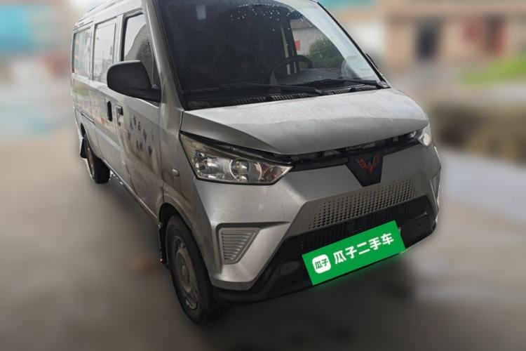 Used Wuling EV50 2021 Van Logistics Vehicle Lishen 41.6 kWh Electric Control System Front Right 45 Deg