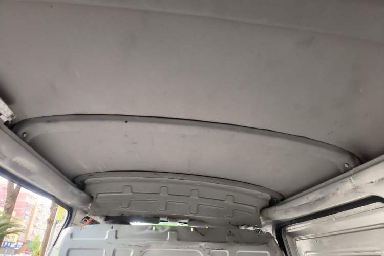 Used Wuling EV50 2021 Van Logistics Vehicle - Huishitong Penghui 43.2 kWh Li-Ion Electric Control System Headliner