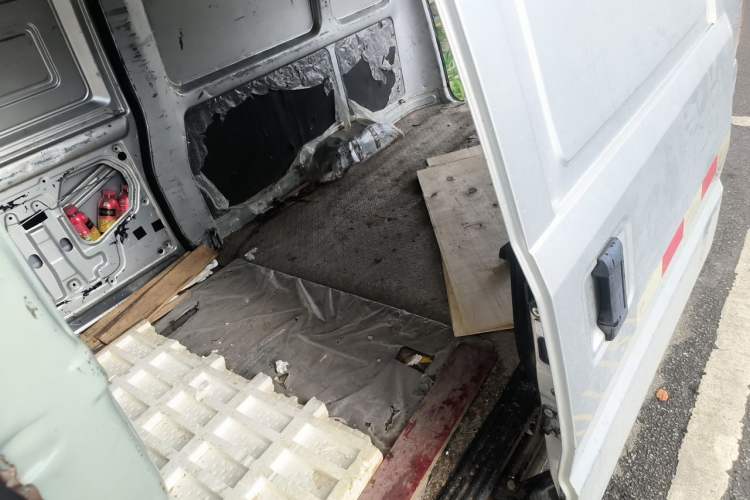 Used Wuling EV50 2021 Van Logistics Vehicle - Huishitong Penghui 43.2 kWh Li-Ion Electric Control System Left Rear Seat