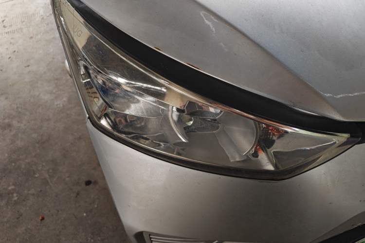 Used Wuling EV50 2021 Van Logistics Vehicle Lishen 41.6 kWh Electric Control System Right Front Headlight