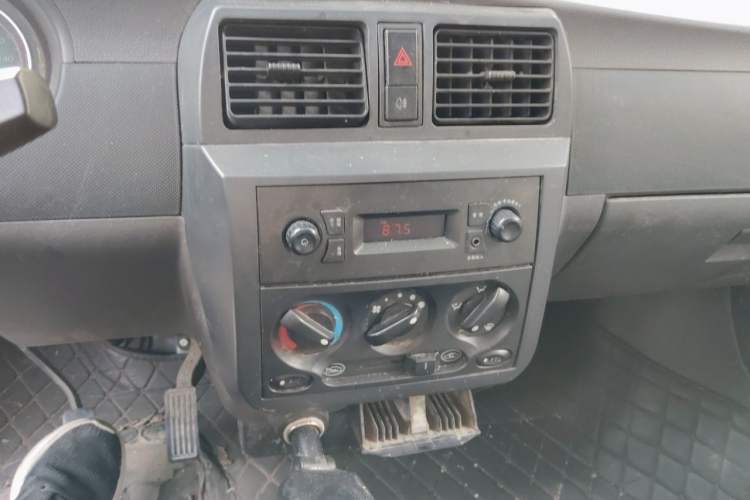 Used Wuling EV50 2022 Edition Premium Model – Guoxuan 40.55 kWh Audio And AC Panel