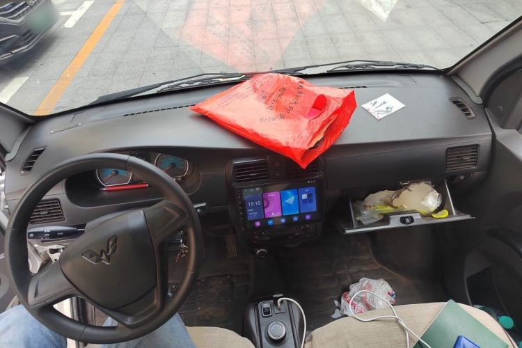 Used Wuling EV50 2022 Edition Premium Model – Guoxuan 40.55 kWh Center Console