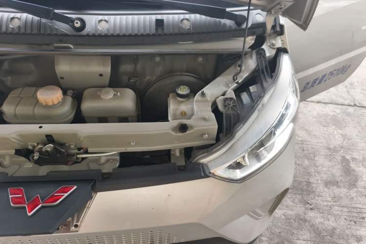 Used Wuling EV50 2022 Affordable Model Anchi with 35.904 kWh Engine Bay Left