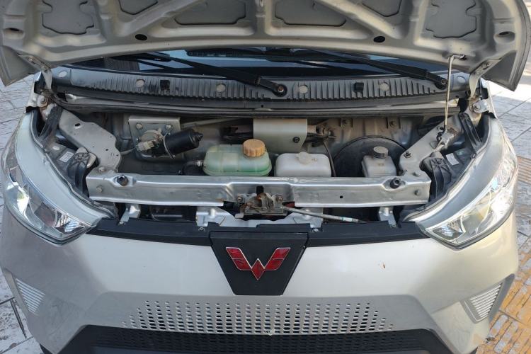 Used Wuling EV50 2022 Edition Premium Model – Guoxuan 40.55 kWh Engine Bay