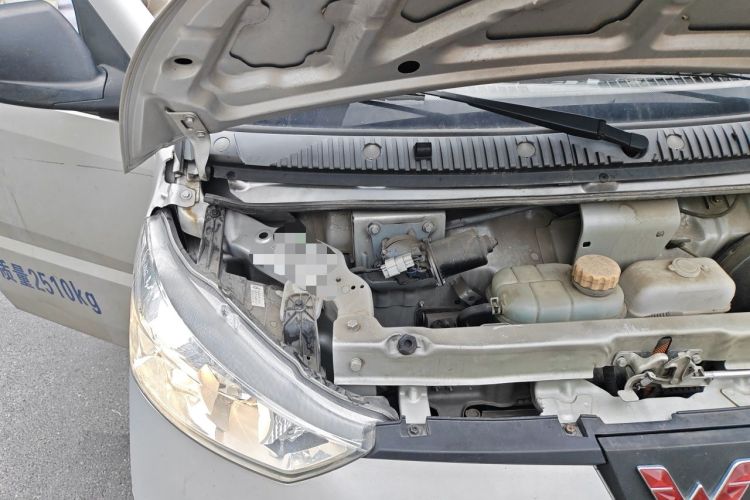 Used Wuling EV50 2022 Affordable Model Anchi with 35.904 kWh Engine Bay Right