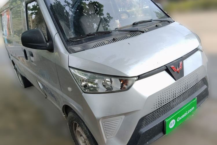 Used Wuling EV50 2022 Edition Premium Model – Guoxuan 40.55 kWh Front Right 45 Deg