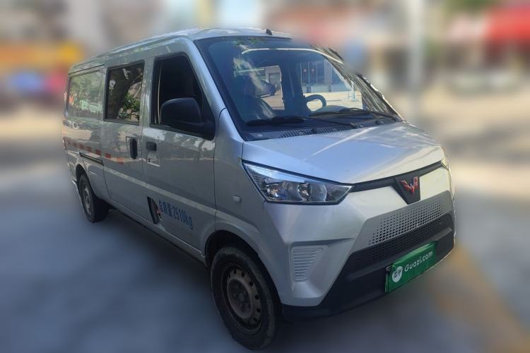 Used Wuling EV50 2022 Edition Premium Model – Guoxuan 40.55 kWh Front Right 45 Deg