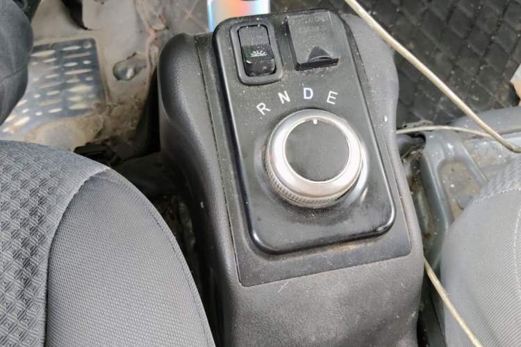Used Wuling EV50 2022 Edition Premium Model – Guoxuan 40.55 kWh Gear Lever