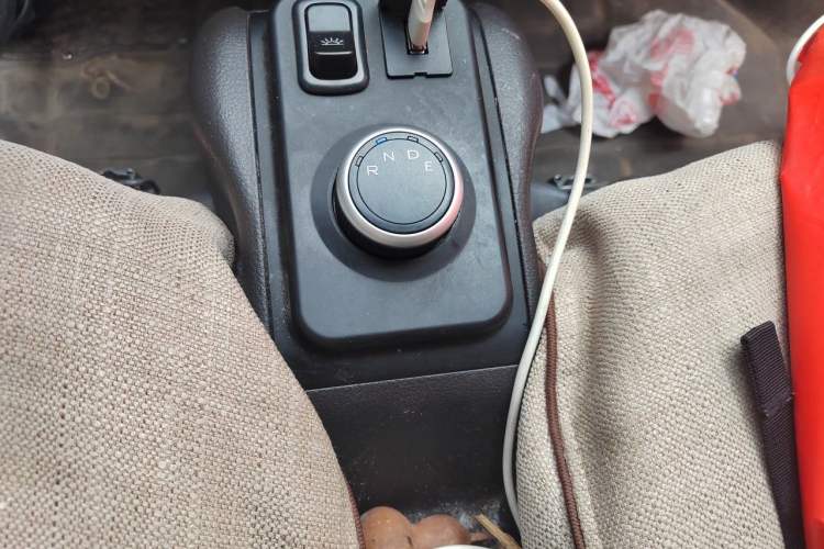 Used Wuling EV50 2022 Edition Premium Model – Guoxuan 40.55 kWh Gear Lever