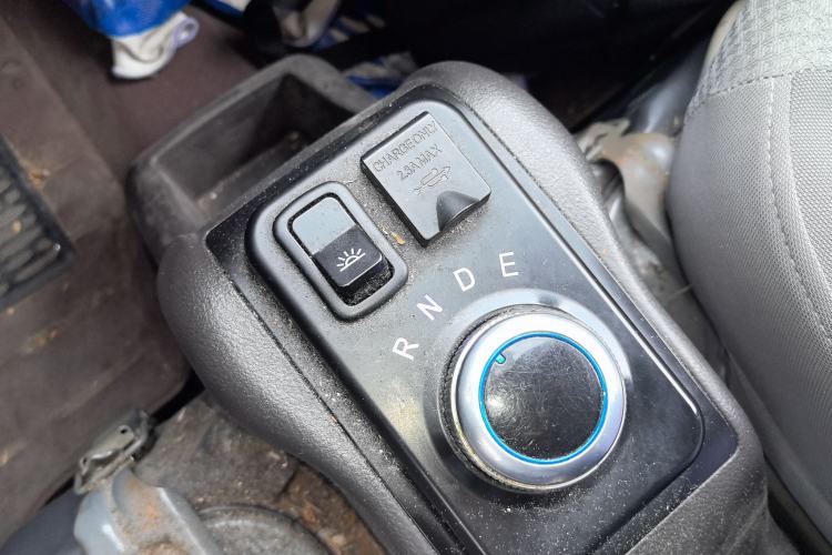 Used Wuling EV50 2022 Affordable Model Anchi with 35.904 kWh Gear Lever