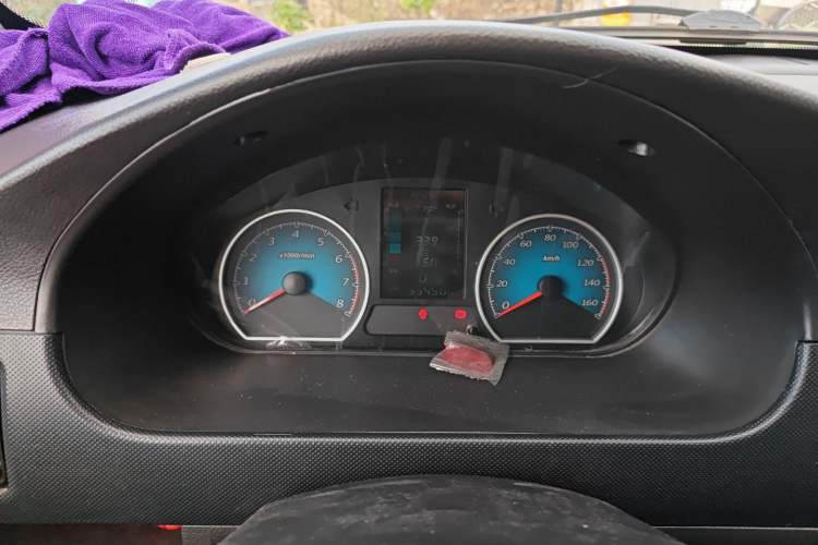 Used Wuling EV50 2022 Affordable Model Anchi with 35.904 kWh Instrument Cluster