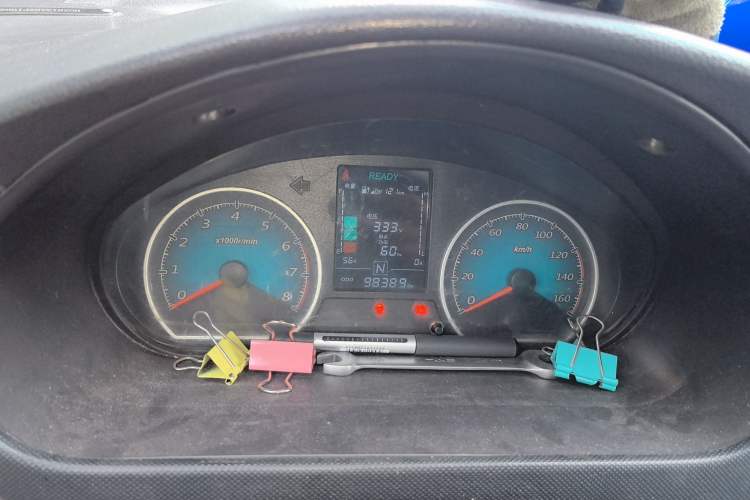 Used Wuling EV50 2022 Affordable Model Anchi with 35.904 kWh Instrument Cluster