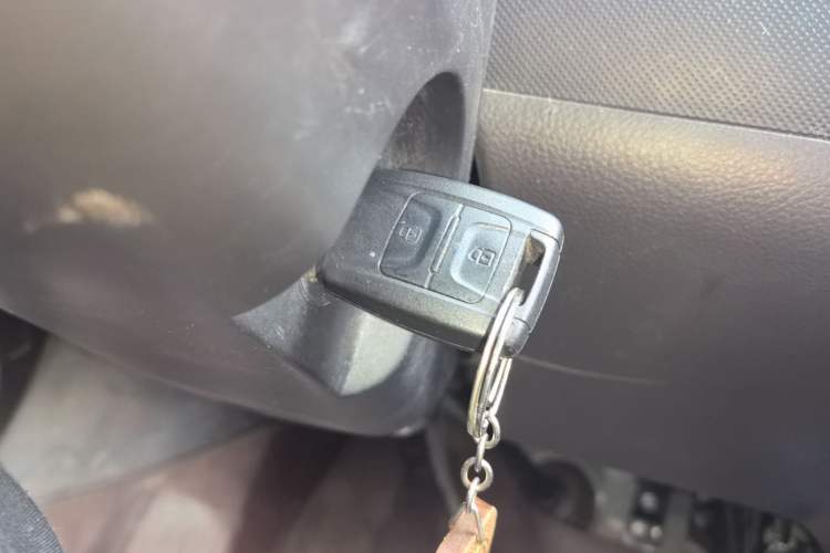Used Wuling EV50 2022 Affordable Model Anchi with 35.904 kWh Interior 1