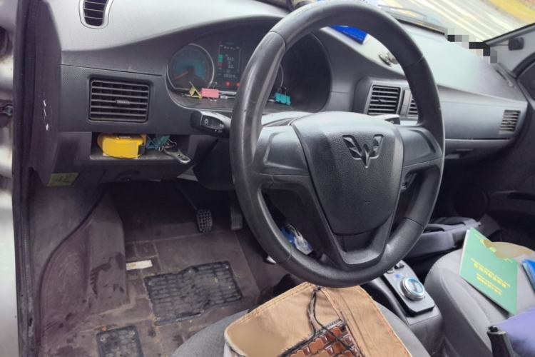 Used Wuling EV50 2022 Affordable Model Anchi with 35.904 kWh Interior 2