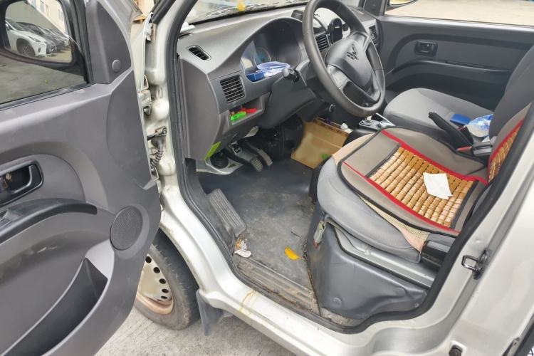 Used Wuling EV50 2022 Affordable Model Anchi with 35.904 kWh Interior 3