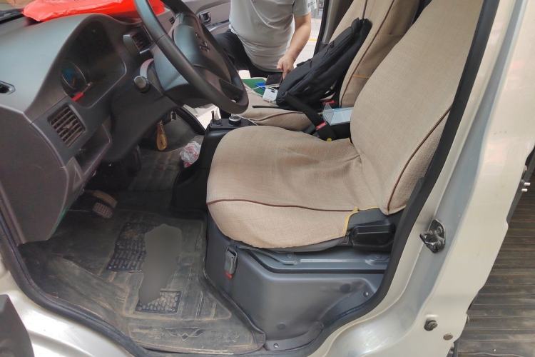 Used Wuling EV50 2022 Edition Premium Model – Guoxuan 40.55 kWh Left Front Seat