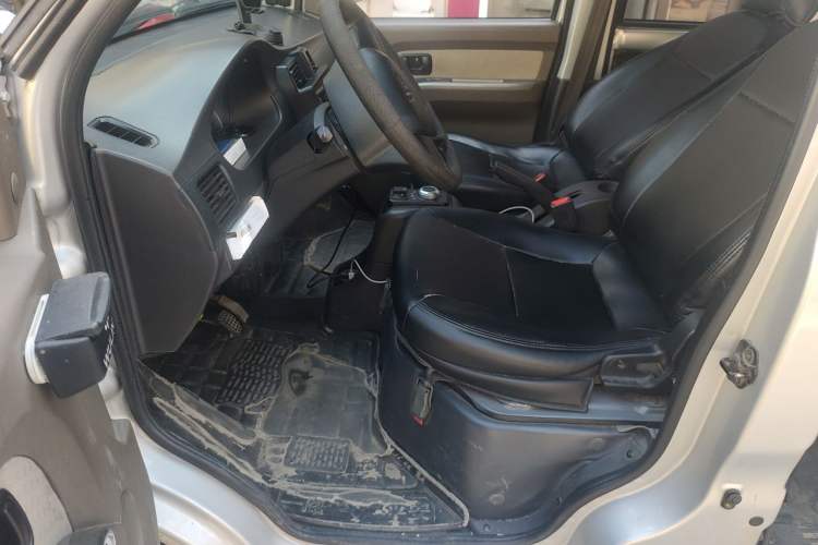 Used Wuling EV50 2022 Edition Premium Model – Guoxuan 40.55 kWh Left Front Seat