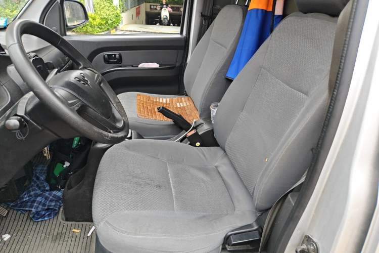 Used Wuling EV50 2022 Affordable Model Anchi with 35.904 kWh Left Rear Seat