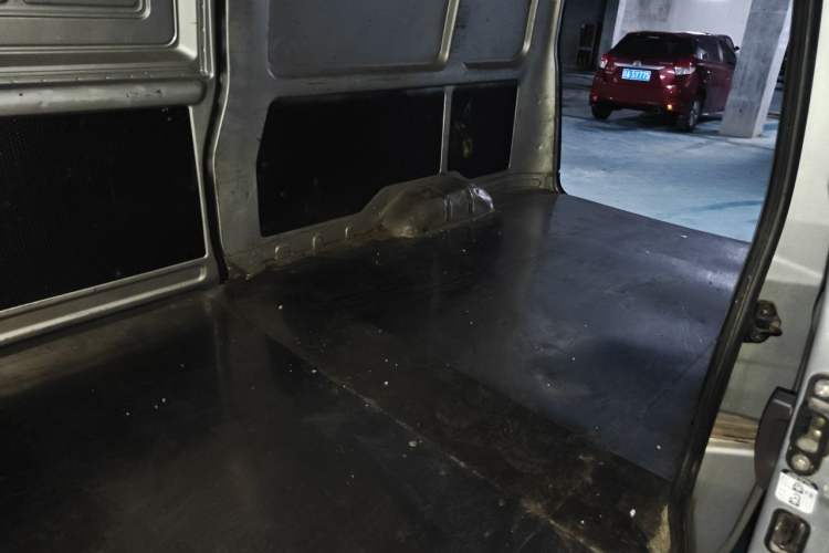Used Wuling EV50 2022 Affordable Model Anchi with 35.904 kWh Left Rear Seat