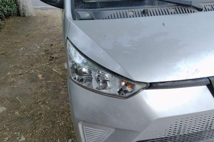 Used Wuling EV50 2022 Edition Premium Model – Guoxuan 40.55 kWh Right Front Headlight