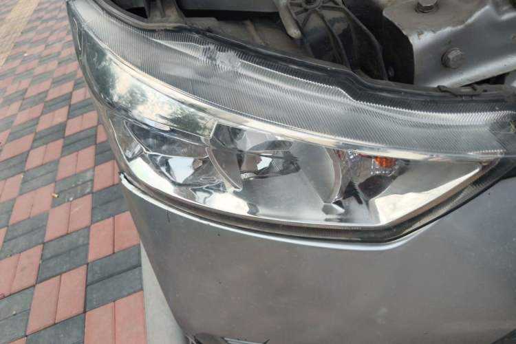 Used Wuling EV50 2022 Affordable Model Anchi with 35.904 kWh Right Front Headlight