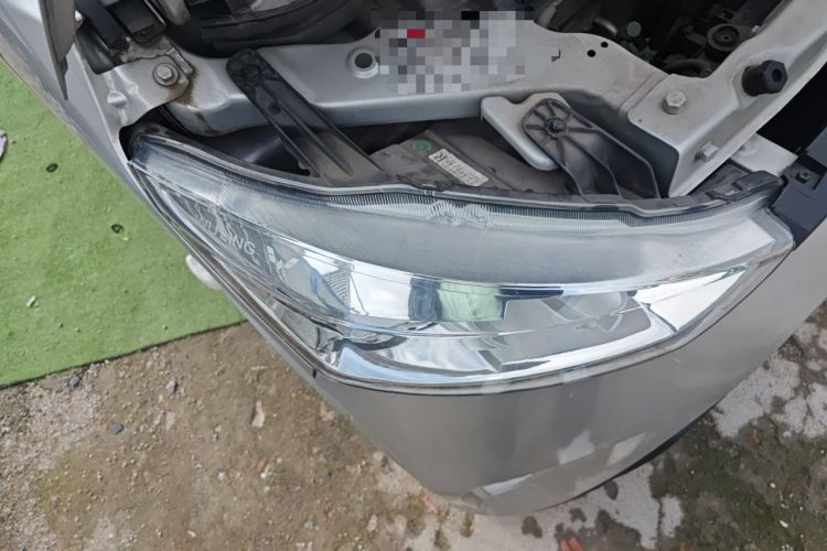 Used Wuling EV50 2022 Affordable Model Anchi with 35.904 kWh Right Front Headlight