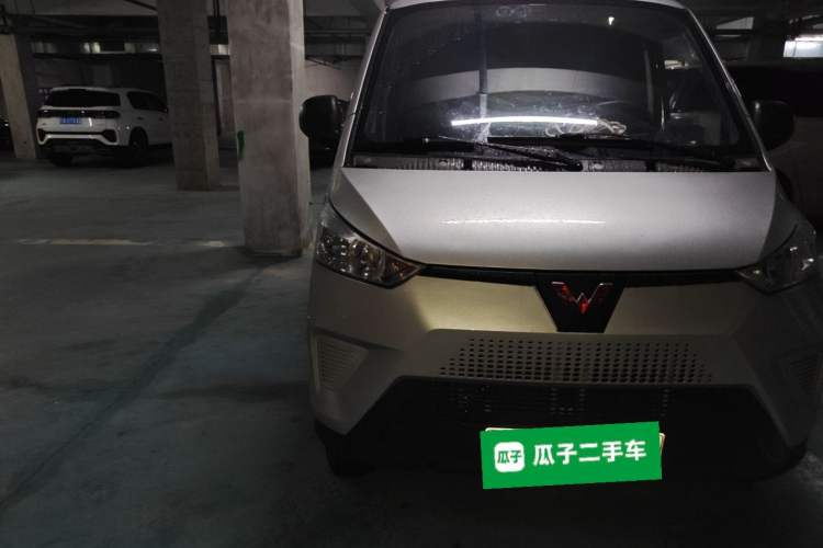 Used Wuling EV50 2022 Affordable Model Anchi with 35.904 kWh Right Front Headlight
