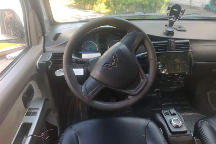 Used Wuling EV50 2022 Edition Premium Model – Guoxuan 40.55 kWh Steering Wheel