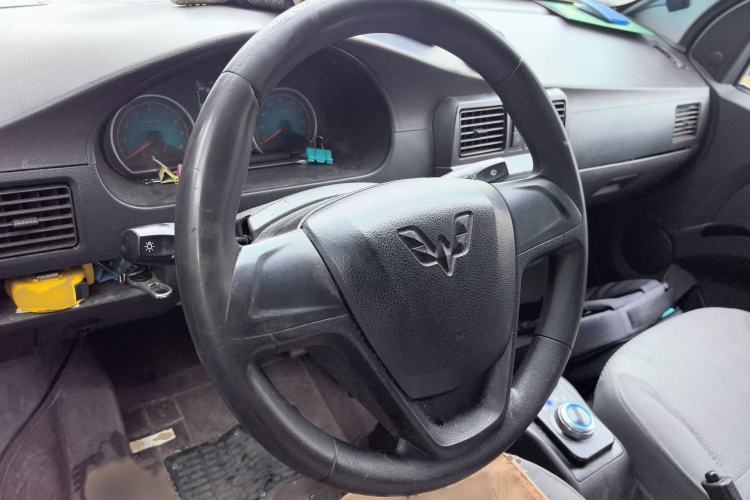 Used Wuling EV50 2022 Affordable Model Anchi with 35.904 kWh Steering Wheel