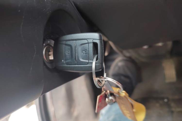 Used Wuling EV50 2022 Edition Premium Model – Guoxuan 40.55 kWh Vehicle Key