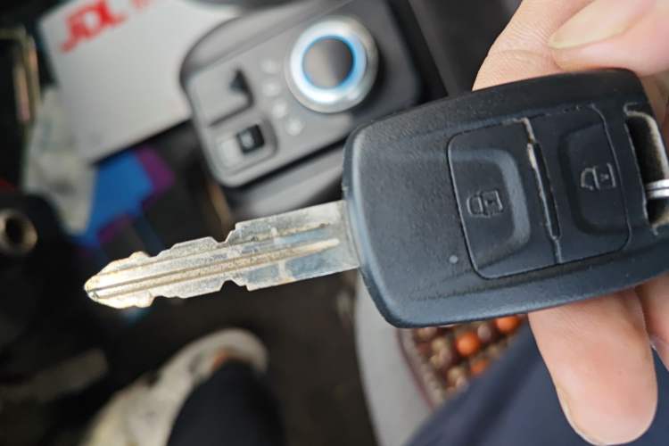 Used Wuling EV50 2022 Affordable Model Anchi with 35.904 kWh Vehicle Key