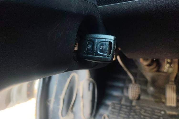 Used Wuling EV50 2022 Edition Premium Model – Guoxuan 40.55 kWh Vehicle Key