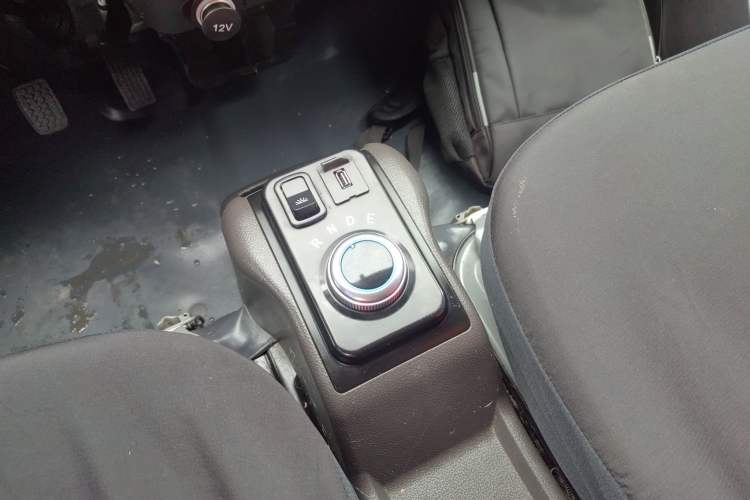 Used Wuling EV50 2023 Ningde Times 38.64 kWh Gear Lever