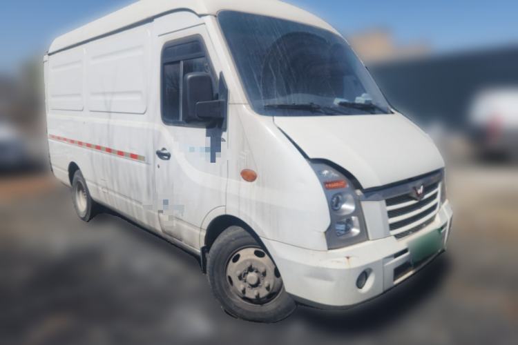 Used Wuling EV80  Front Right 45 Deg