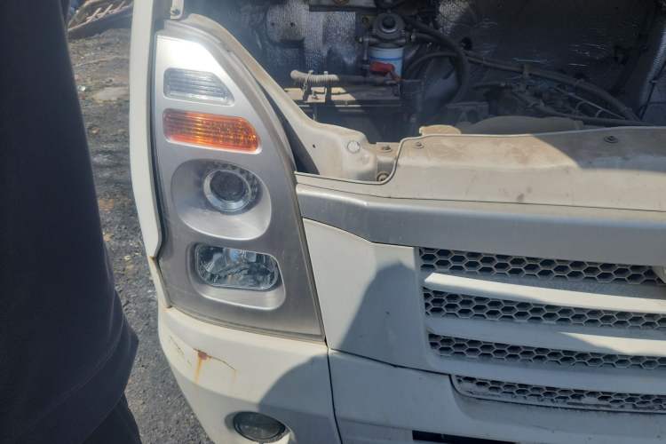 Used Wuling EV80  Right Front Headlight